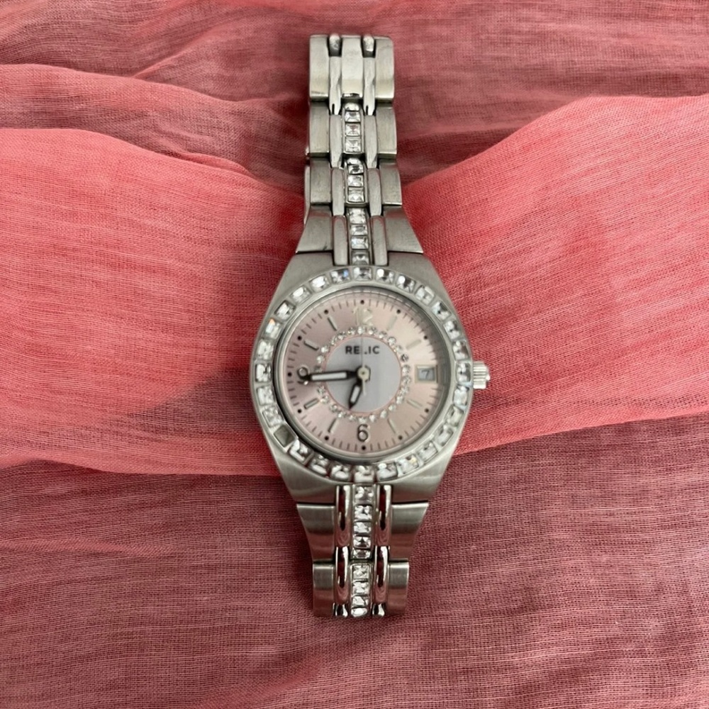Relic Watch (Pink Face/Crystals) - Picture 3 of 10